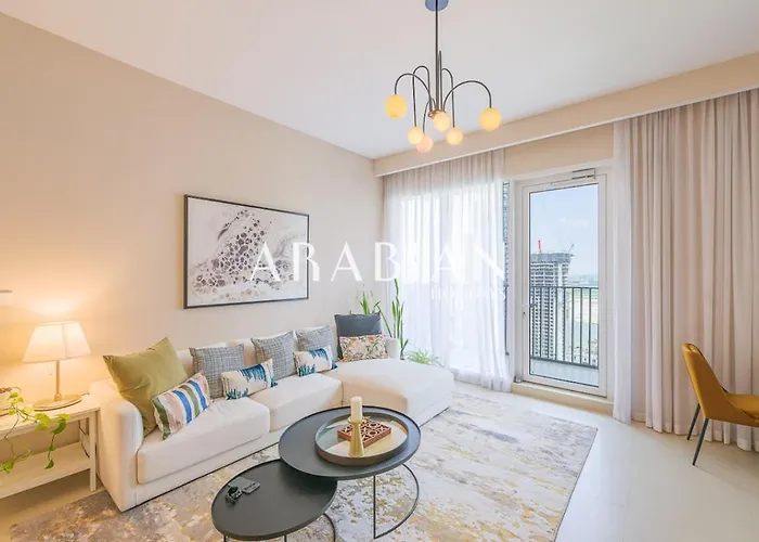 Sophisticated 1Br With City View In Creek Harbor